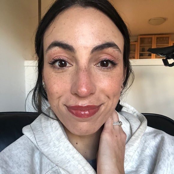 Meet your Posher, Olivia - Picture 1 of 1